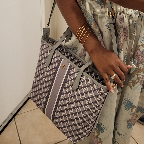 Tory Burch Canvas Tote with leather trims - Picture 4 of 4